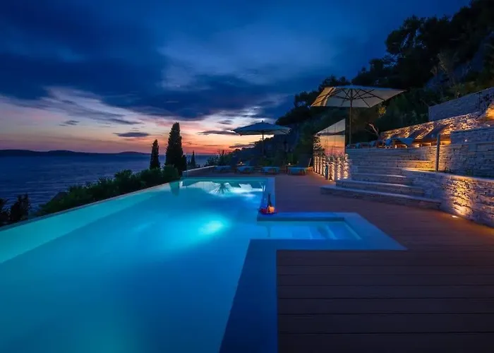 Majestic Tranquil With Stunning Panoramic View フヴァル